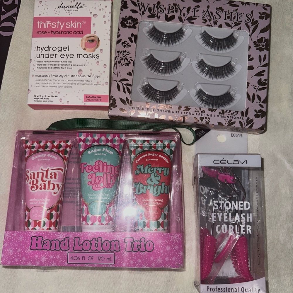 MAKEUP BUNDLE NEW NEVER USED